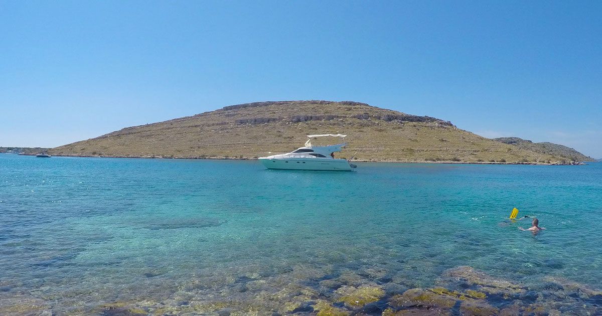 Motoryacht-Meilentörns in der paradiesischen Inselwelt von Kroatien