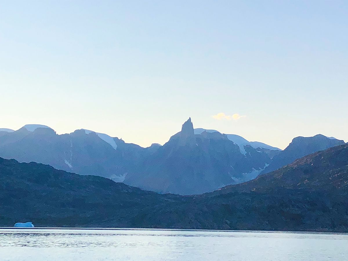 Über 2000 Meter hohe Bergketten schiessen aus dem Meer!