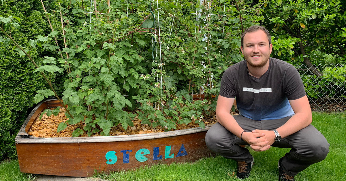 Eine schöne Erinnerung! Der Optimist dient heute als Himbeerbeet im Garten seiner Mutter.